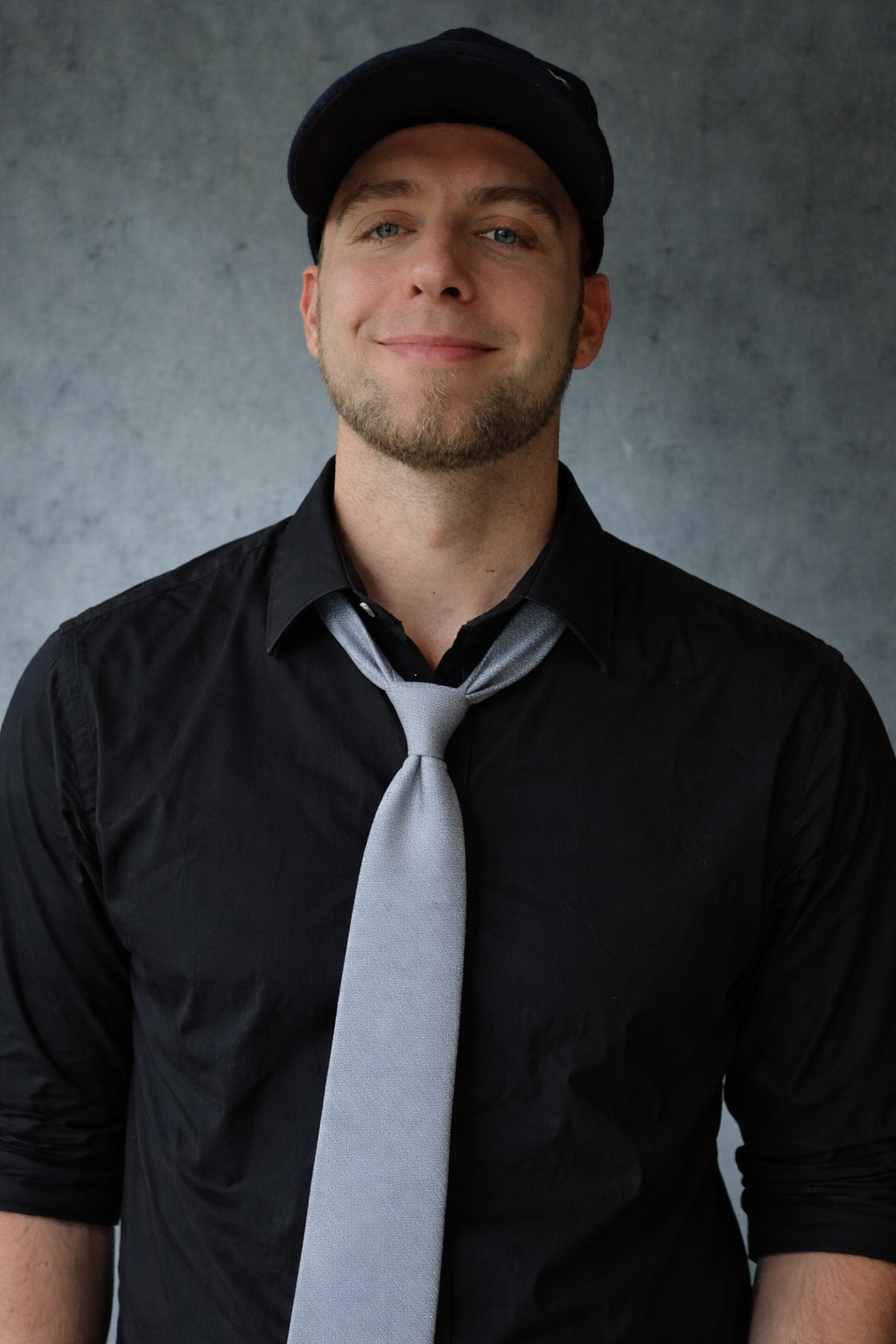 Professional headshot of Daren Prince Sr., author and dating coach